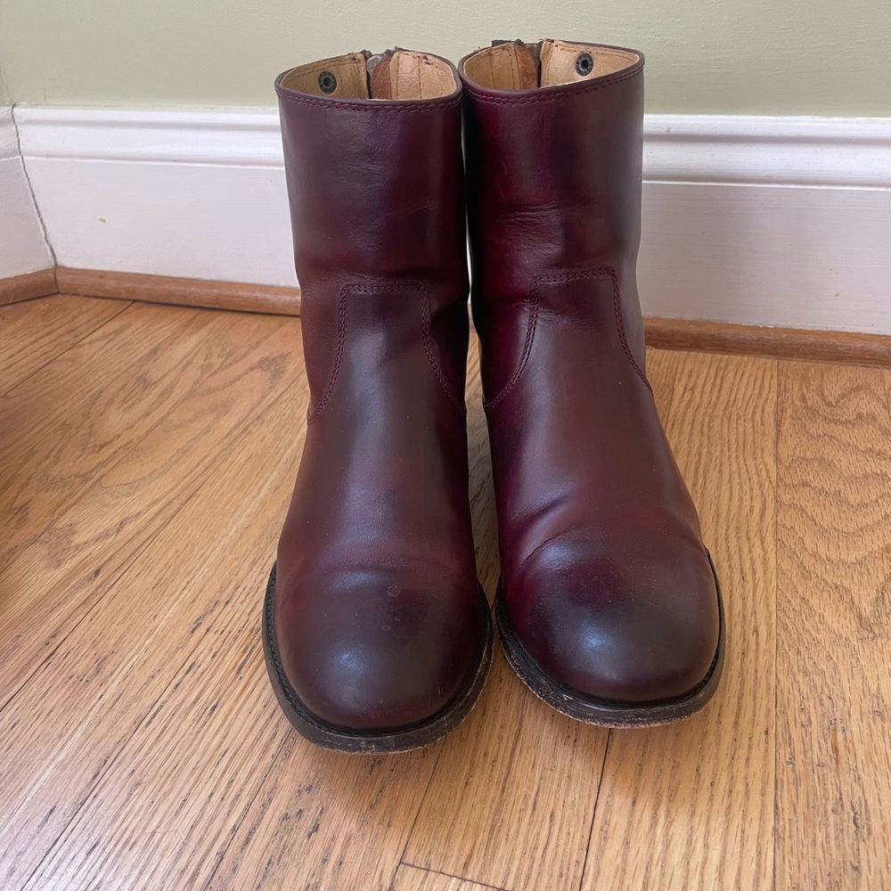 Frye - Melissa Button Back Short Boot Cognac